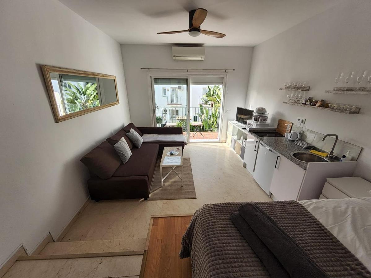 Tranquility Studio Apartment Malaga Exterior photo